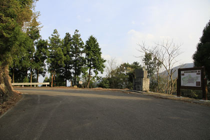 高知県東部の山の中の道