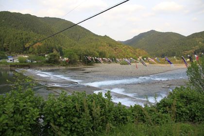 高知県東部の山の中の道