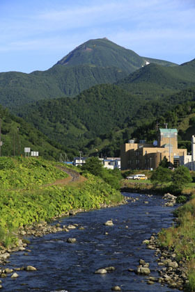 知床と斜里岳の道